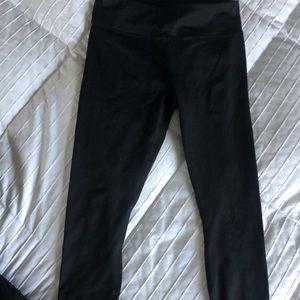 Fabletics powerhold capri legging size small